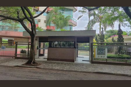 Apartamento para alugar com 169m², 4 quartos e 3 vagas Apartamento para alugar com 169m², 4 quartos e 3 vagasFachada