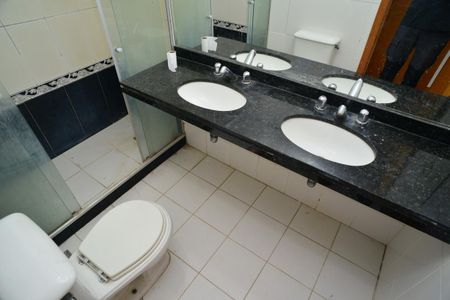 Apartamento para alugar com 169m², 4 quartos e 3 vagas Apartamento para alugar com 169m², 4 quartos e 3 vagasBanheiro Suíte 2
