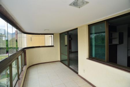 Varanda de apartamento para alugar com 4 quartos, 169m² em Barra da Tijuca, Rio de Janeiro