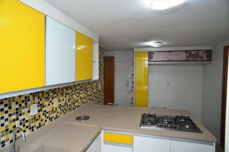 Apartamento para alugar com 169m², 4 quartos e 3 vagas Apartamento para alugar com 169m², 4 quartos e 3 vagasCozinha