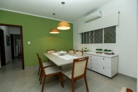 Casa à venda com 170m², 3 quartos e 3 vagasSALA DE JANTAR