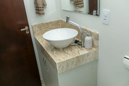 Casa à venda com 170m², 3 quartos e 3 vagasBANHEIRO SUITE