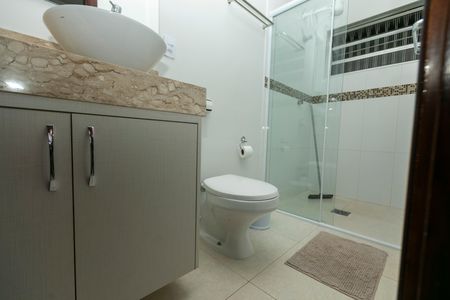 Casa à venda com 170m², 3 quartos e 3 vagasBANHEIRO SUITE