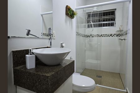 Casa à venda com 170m², 3 quartos e 3 vagasBanheiro 1