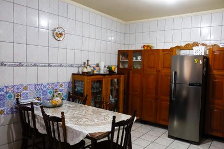 Casa à venda com 119m², 4 quartos e 6 vagas Casa à venda com 119m², 4 quartos e 6 vagasCozinha