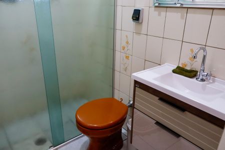 Casa à venda com 119m², 4 quartos e 6 vagas Casa à venda com 119m², 4 quartos e 6 vagasBanheiro