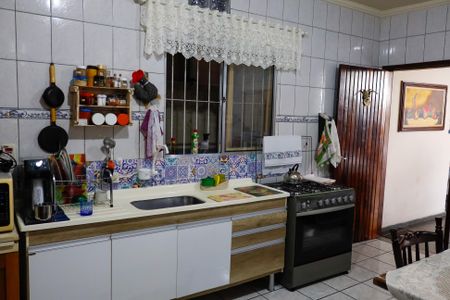 Casa à venda com 119m², 4 quartos e 6 vagas Casa à venda com 119m², 4 quartos e 6 vagasCozinha
