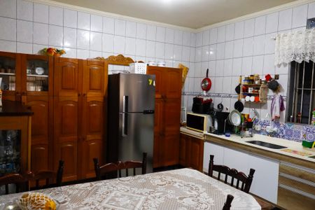 Casa à venda com 119m², 4 quartos e 6 vagas Casa à venda com 119m², 4 quartos e 6 vagasCozinha