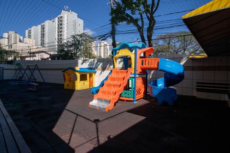 Apartamento para alugar com 70m², 2 quartos e sem vagaPlayground
