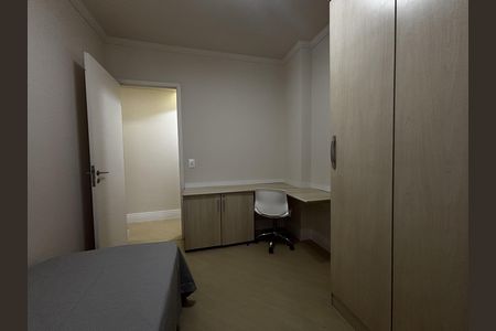 Quarto  de apartamento para alugar com 3 quartos, 76m² em Vila Campo Grande, São Paulo