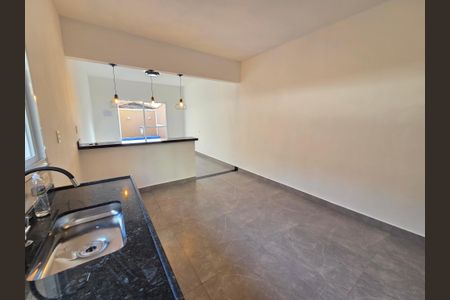 Casa para alugar com 115m², 2 quartos e 1 vagaCozinha
