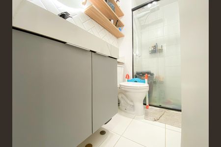 Banheiro Social de apartamento à venda com 2 quartos, 50m² em Água Branca, São Paulo