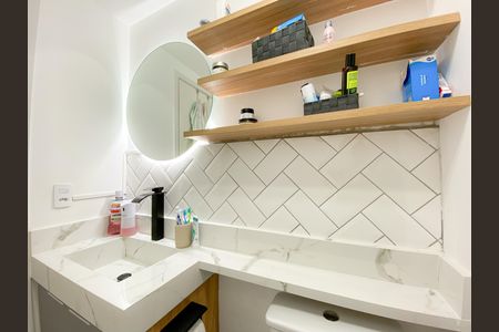 Apartamento à venda com 50m², 2 quartos e sem vaga Apartamento à venda com 50m², 2 quartos e sem vagaBanheiro Social