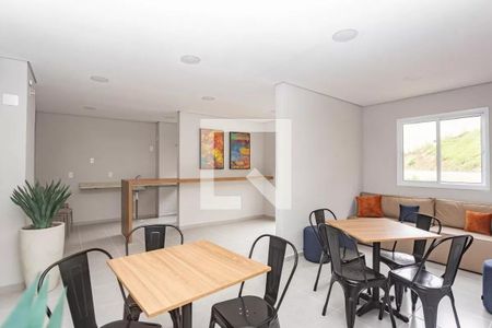 Apartamento para alugar com 28m², 2 quartos e sem vagaÁrea comum - Salão de festas