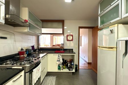 Apartamento para alugar com 104m², 3 quartos e 1 vaga