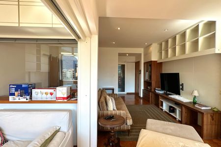 Apartamento para alugar com 104m², 3 quartos e 1 vaga