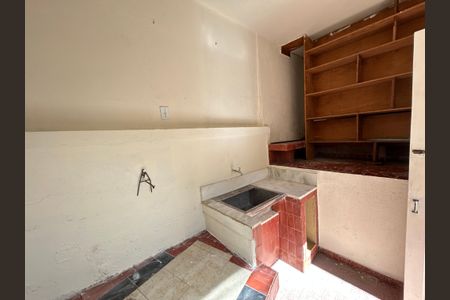 Casa à venda com 220m², 4 quartos e sem vagaÁrea de Serviço