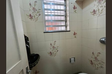 Casa à venda com 220m², 4 quartos e sem vagaLavabo