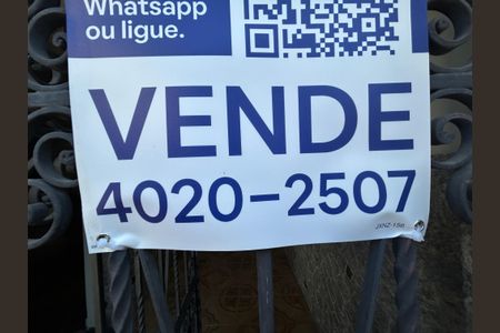 Casa à venda com 220m², 4 quartos e sem vagaCódigo