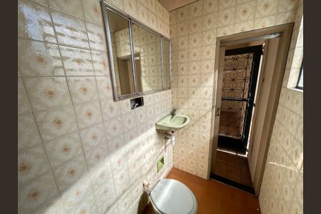 Casa à venda com 220m², 4 quartos e sem vagaBanheiro 2