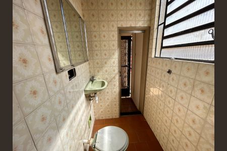 Casa à venda com 220m², 4 quartos e sem vagaBanheiro 2