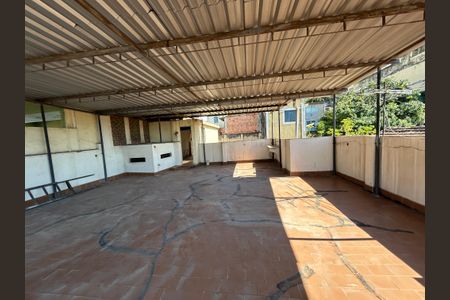 Casa à venda com 220m², 4 quartos e sem vagaTerraço