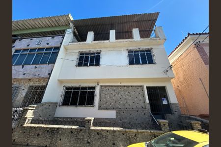 Casa à venda com 220m², 4 quartos e sem vagaFachada + placa