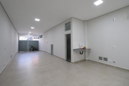 Casa à venda com 250m², 2 quartos e 1 vagaSalão