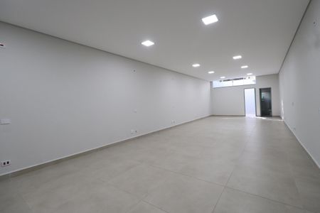 Casa à venda com 250m², 2 quartos e 1 vagaSalão