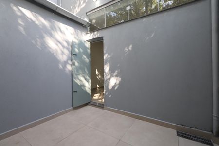 Casa à venda com 250m², 2 quartos e 1 vagaQuintal