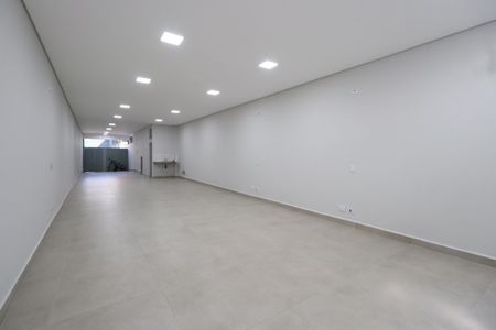 Casa à venda com 250m², 2 quartos e 1 vagaSalão