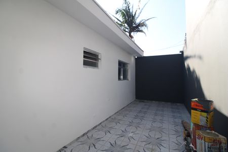 Casa para alugar com 80m², 2 quartos e sem vagaQuintal