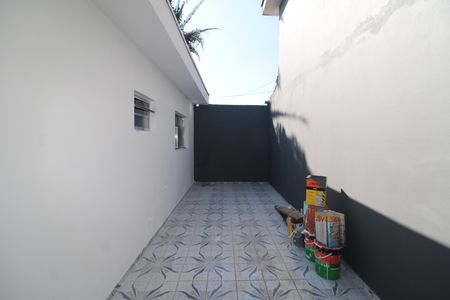 Casa para alugar com 80m², 2 quartos e sem vagaQuintal