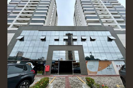 Apartamento para alugar com 66m², 2 quartos e 1 vaga Apartamento para alugar com 66m², 2 quartos e 1 vagaFachada