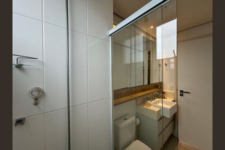 Apartamento para alugar com 66m², 2 quartos e 1 vaga Apartamento para alugar com 66m², 2 quartos e 1 vagaBanheiro social