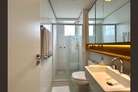 Apartamento para alugar com 66m², 2 quartos e 1 vaga Apartamento para alugar com 66m², 2 quartos e 1 vagaBanheiro social