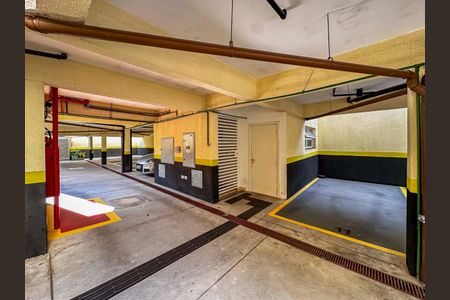 Apartamento à venda com 180m², 3 quartos e 2 vagas Apartamento à venda com 180m², 3 quartos e 2 vagasGaragem