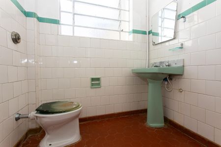 Casa para alugar com 127m², 3 quartos e 2 vagas Casa para alugar com 127m², 3 quartos e 2 vagasBanheiro social