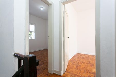 Casa para alugar com 127m², 3 quartos e 2 vagas Casa para alugar com 127m², 3 quartos e 2 vagasBanheiro social