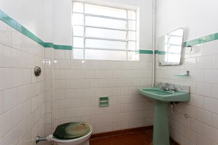 Casa para alugar com 127m², 3 quartos e 2 vagas Casa para alugar com 127m², 3 quartos e 2 vagasBanheiro social