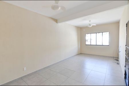 Sala de casa para alugar com 2 quartos, 139m² em Benfica, Rio de Janeiro