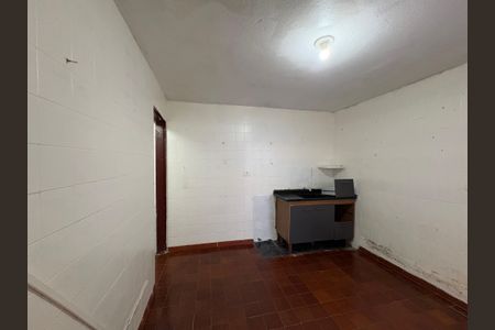Cozinha de casa para alugar com 1 quarto, 40m² em Vila Zat, São Paulo