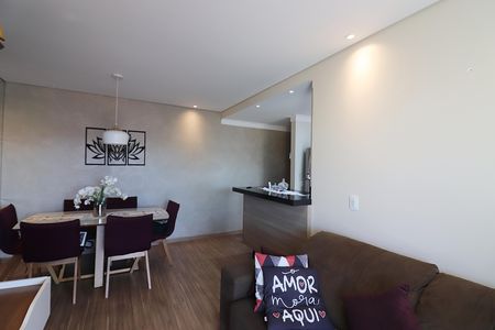 Apartamento para alugar com 70m², 2 quartos e 2 vagasSala
