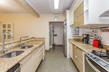 Apartamento à venda com 258m², 4 quartos e 4 vagas Apartamento à venda com 258m², 4 quartos e 4 vagasCozinha