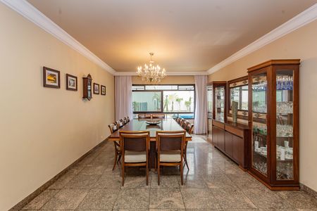 Apartamento à venda com 258m², 4 quartos e 4 vagas Apartamento à venda com 258m², 4 quartos e 4 vagasSala de Jantar