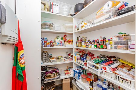 Apartamento à venda com 258m², 4 quartos e 4 vagas Apartamento à venda com 258m², 4 quartos e 4 vagasDispensa