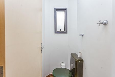 Apartamento à venda com 258m², 4 quartos e 4 vagas Apartamento à venda com 258m², 4 quartos e 4 vagasBanheiro de serviço