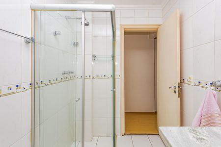 Apartamento à venda com 258m², 4 quartos e 4 vagas Apartamento à venda com 258m², 4 quartos e 4 vagasBanheiro da Suíte 1