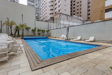 Apartamento à venda com 258m², 4 quartos e 4 vagas Apartamento à venda com 258m², 4 quartos e 4 vagasÁrea comum - Piscina