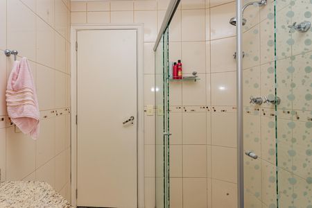 Apartamento à venda com 258m², 4 quartos e 4 vagas Apartamento à venda com 258m², 4 quartos e 4 vagasBanheiro da Suíte 3
